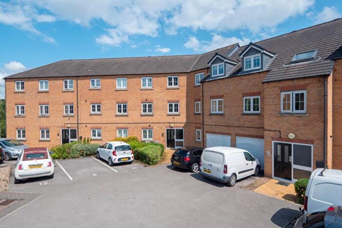 2 Bedroom Flat To Rent In Broadlands View, Pudsey, LS28