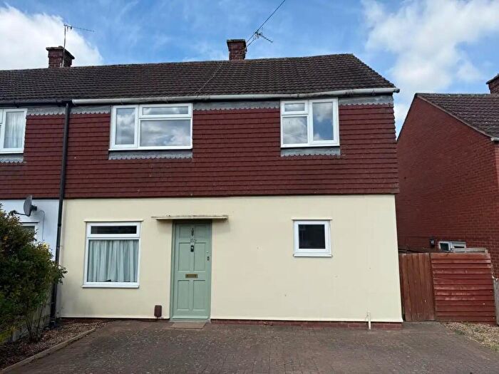 Semi Detached House To Rent In Buckley Road, Leamington Spa, CV32