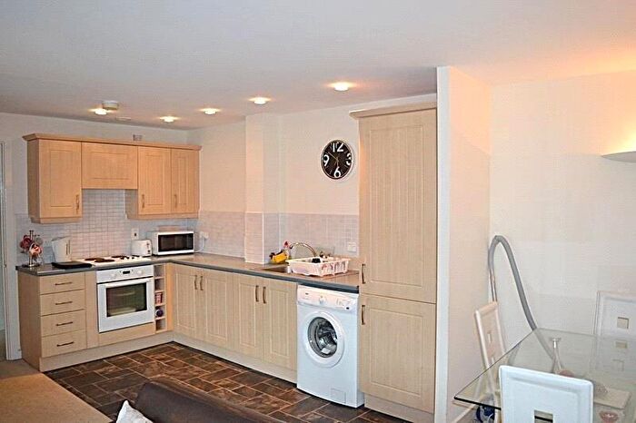 2 Bedroom Flat To Rent In Stockport Road, Grove Village, Manchester, Greater Manchester, M13