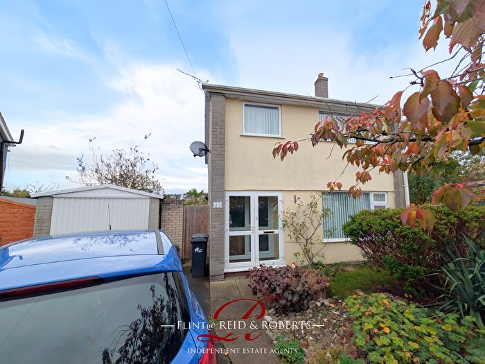 3 Bedroom Detached House For Sale In Hallfield Close, Flint, CH6