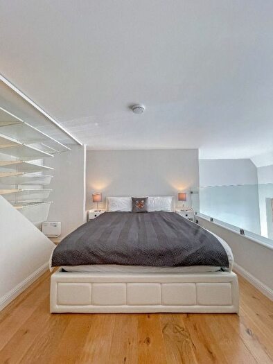 1 Bedroom Flat To Rent In Flat, Mcdonald Road, Broughton, Edinburgh, EH7