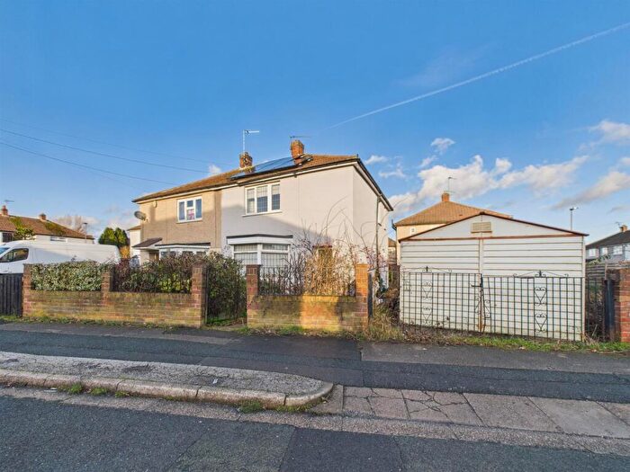 2 Bedroom Semi Detached House For Sale In Collingham Gardens, Derby, DE22