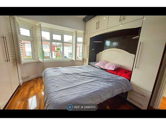 4 Bedroom Semi-Detached House To Rent In St. Davids Drive, Edgware, HA8