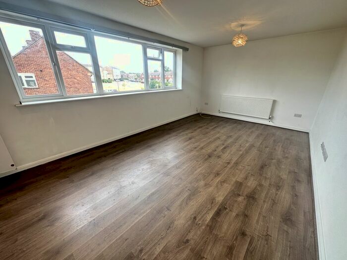 2 Bedroom Flat To Rent In - Clare Road, Staines-Upon-Thames, Surrey, TW19
