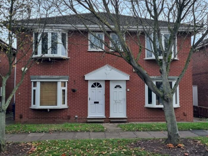 2 Bedroom Flat To Rent In Stoops Lane, Bessacarr, Doncaster, DN4