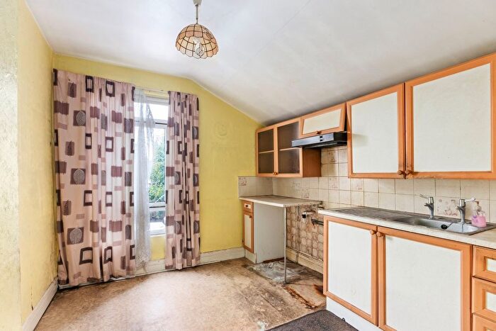 3 Bedroom Terraced House For Sale In Rothschild Road, Chiswick Park, London, W4