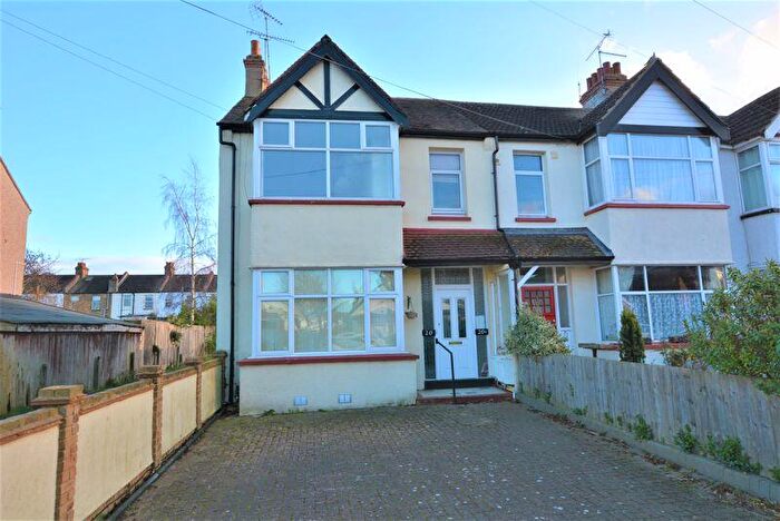 1 Bedroom Flat To Rent In Durham Road, Southend-On-Sea, SS2