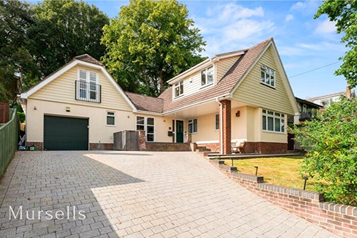 4 Bedroom Detached House For Sale In Barry Gardens, Broadstone, BH18