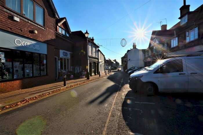 2 Bedroom Flat To Rent In High Street, Burnham, Slough SL1