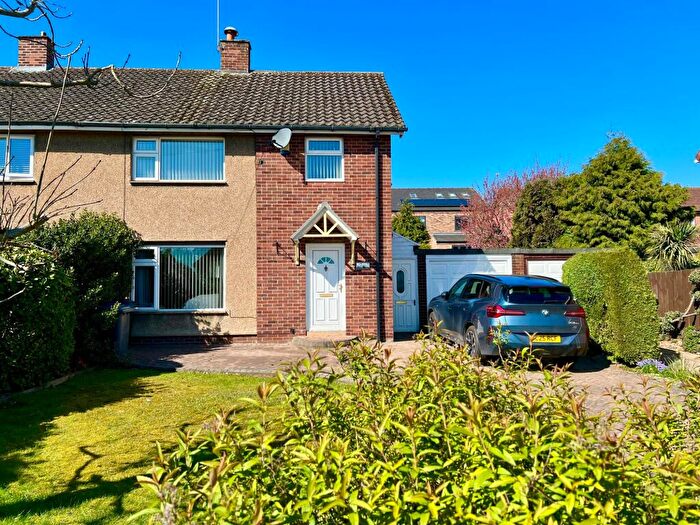 3 Bedroom Semi Detached House For Sale In Oak Tree Road, Bawtry, DN10