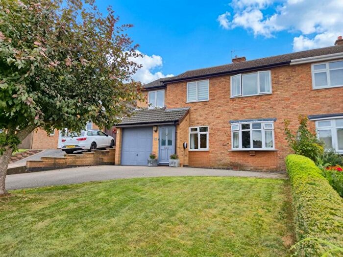 4 Bedroom Semi Detached House For Sale In Redmoor Close, Market Bosworth, CV13