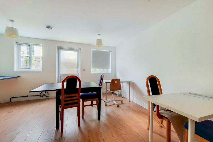 5 Bedroom House To Rent In Avondale Road, Harringay, London, N15