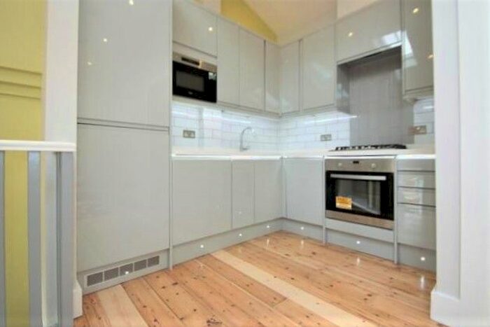 1 Bedroom Flat To Rent In Clapham Road, Clapham, SW9