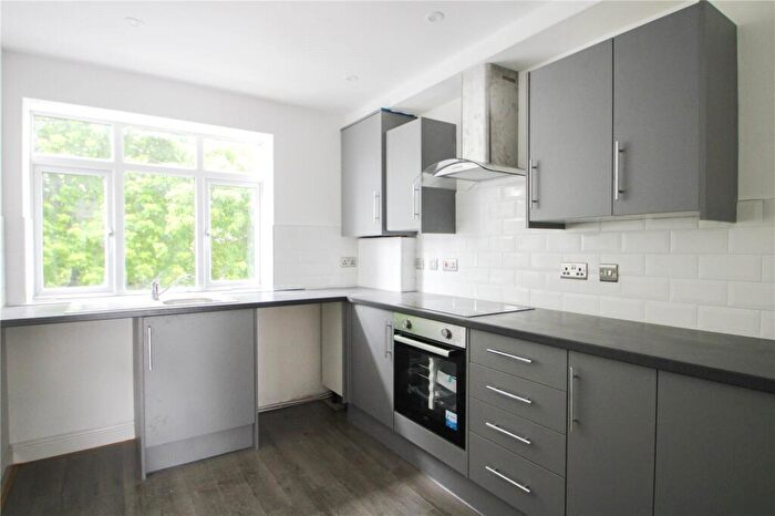 3 Bedroom Apartment To Rent In Druid Hill, Stoke Bishop, Bristol, BS9
