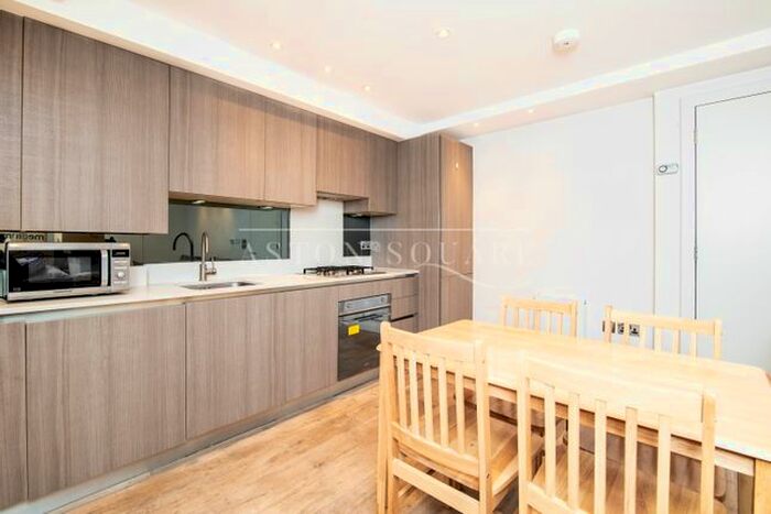2 Bedroom Flat To Rent In Pentonville Road, London, N1