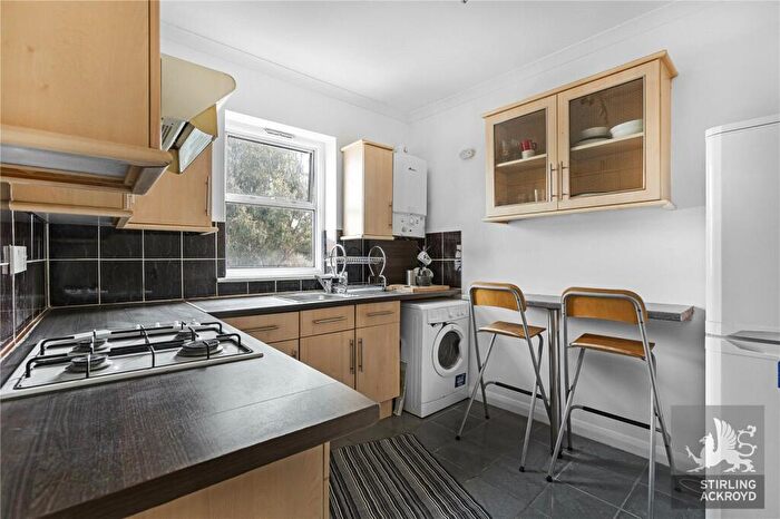2 Bedroom Apartment To Rent In Dalston Lane, London, E8