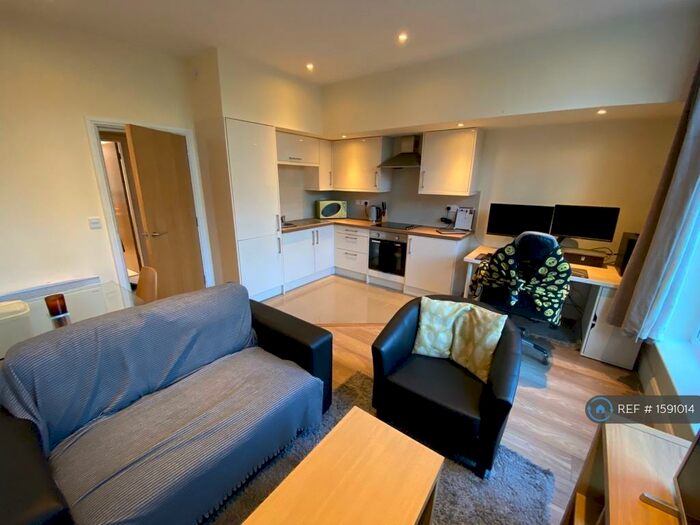 1 Bedroom Flat To Rent In Balbec Avenue, Leeds, LS6