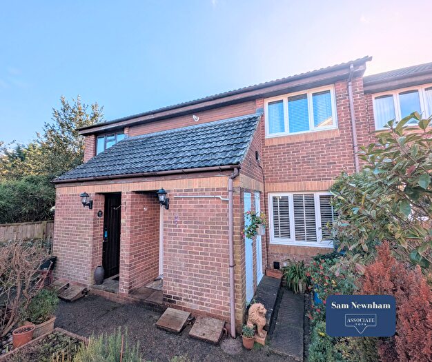 1 Bedroom Maisonette For Sale In Meadow View Close, Ryde, PO33