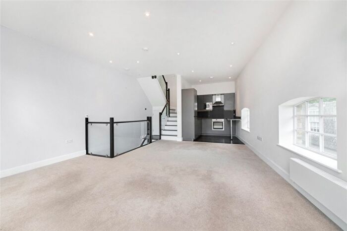 3 Bedroom Flat To Rent In Wilmot Place, Camden, NW1