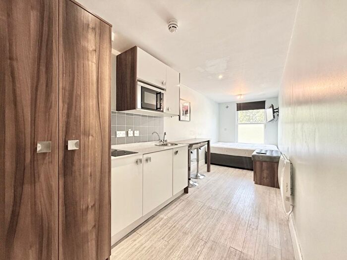 Studio To Rent In Camden Road, N7