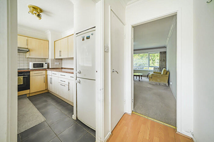 2 Bedroom Flat For Sale In Chadbrook Crest, Richmond Hill Road, Edgbaston, B15