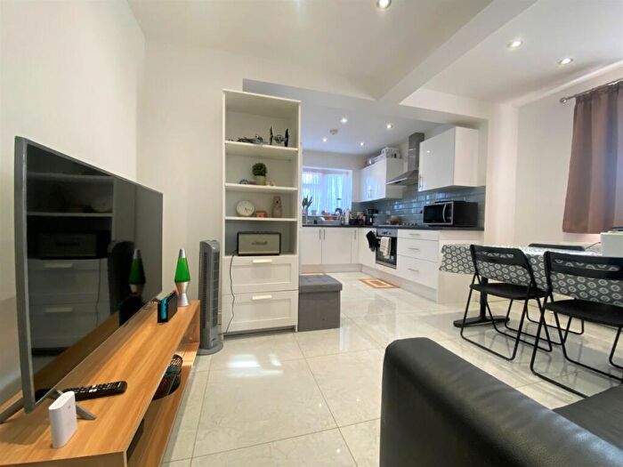 2 Bedroom Maisonette To Rent In Locket Road, Harrow, HA3