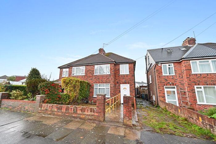 3 Bedroom Semi Detached House For Sale In Broadfields, Harrow, HA2