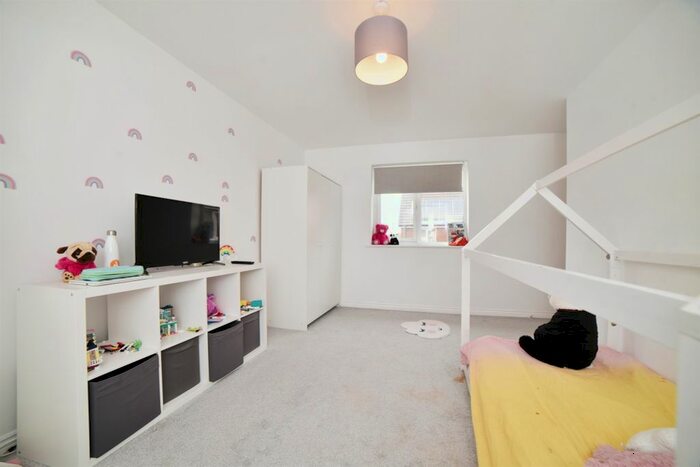 4 Bedroom Detached House For Sale In Swallow Drive, Wymondham, NR18