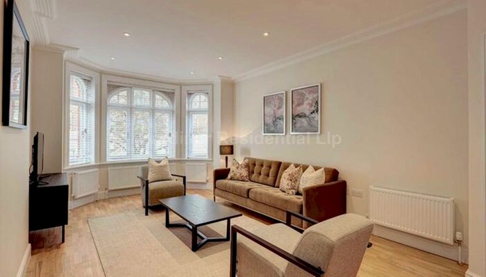 3 Bedroom Flat To Rent In Hamlet Gardens, London, W6