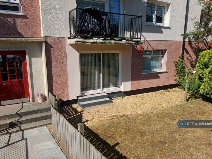 2 Bedroom Flat To Rent In Kerrycroy Street, Glasgow, G42