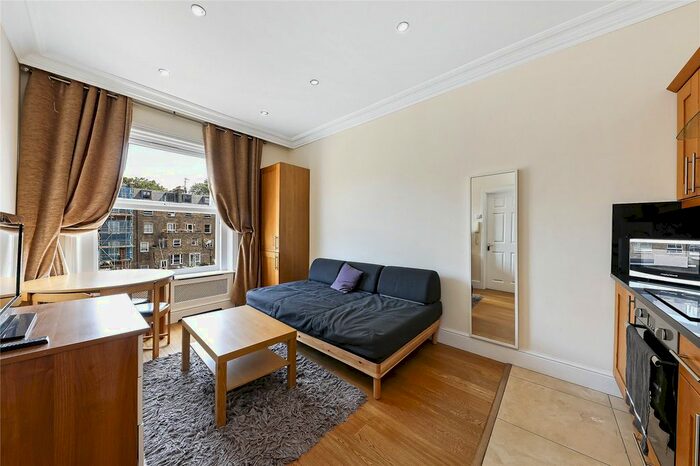 1 Bedroom Flat To Rent In Courtfield Gardens, London, SW5