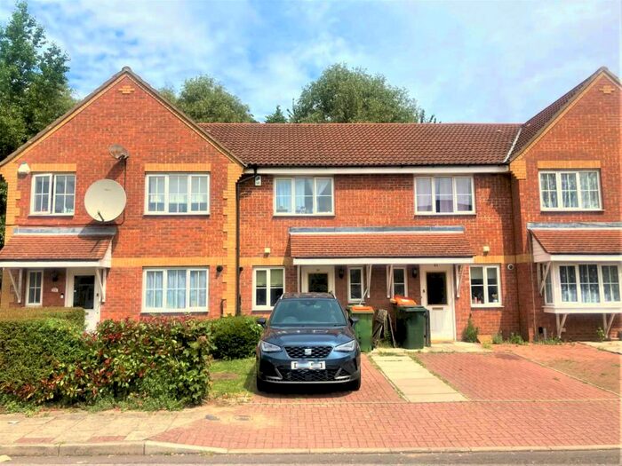 2 Bedroom House To Rent In Vulcan Close, Beckton, E6