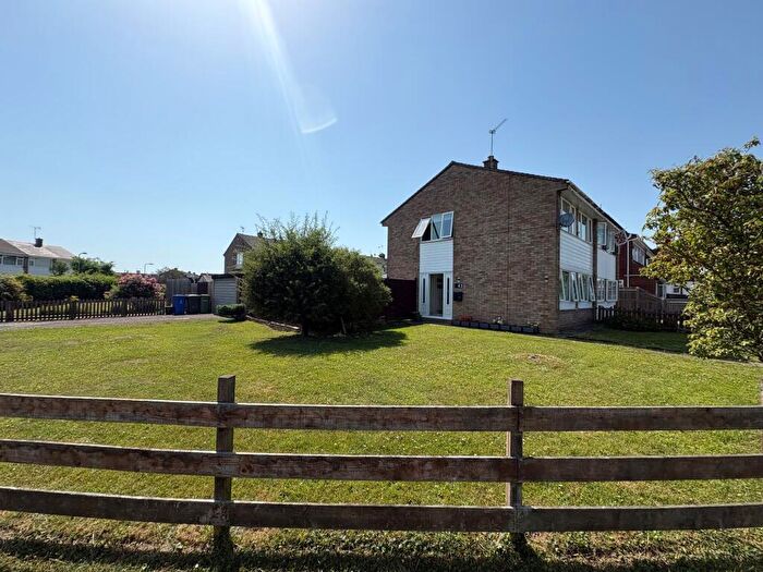 4 Bedroom Semi-Detached House For Sale In High View, Deanshanger, MK19