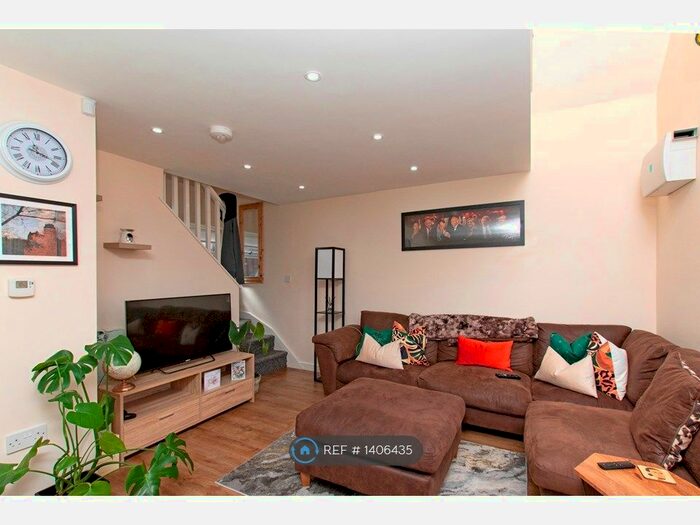 1 Bedroom Detached House To Rent In Parkfield Road, Liverpool, L17