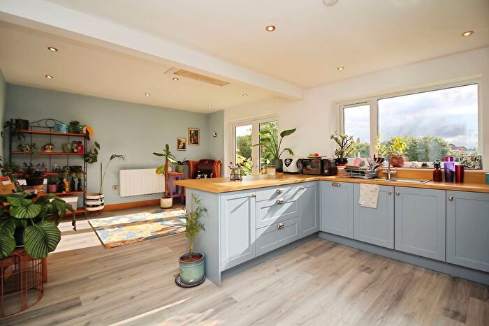 2 Bedroom Detached Bungalow For Sale In Cooks Walk, Glenfield, LE3