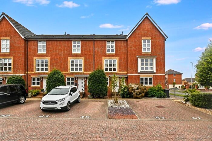 4 Bedroom Town House For Sale In Caroline Way, Eastbourne, BN23