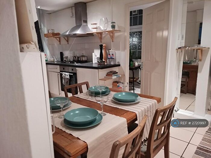 1 Bedroom Flat To Rent In Darcy House, London, E8