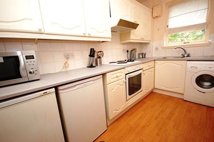 2 Bedroom Flat To Rent In Easter Road, Edinburgh, EH6