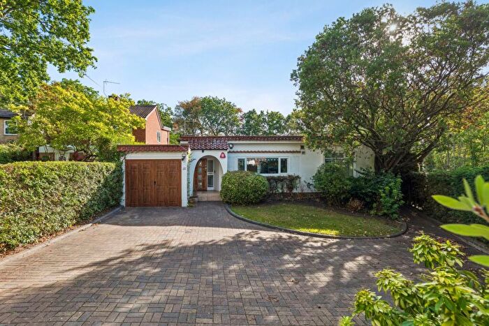 3 Bedroom Bungalow For Sale In Adelaide Close, Stanmore, HA7