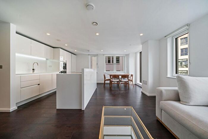 2 Bedroom Apartment For Sale In Eagle Point, City Road, London, EC1V
