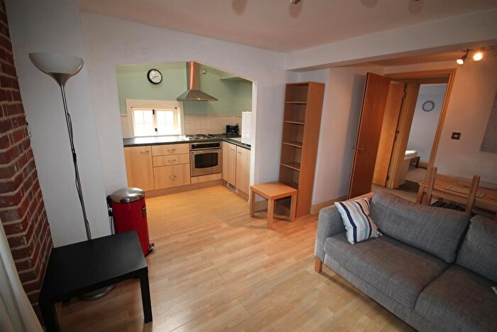 2 Bedroom Flat For Sale In The Maltings, Roper Road, Canterbury, CT2