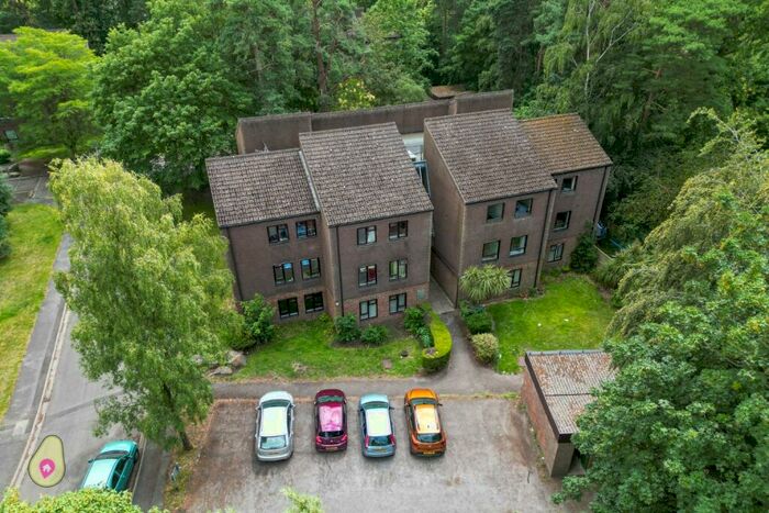 2 Bedroom Apartment To Rent In Dawsmere Close, Camberley, Surrey, GU15