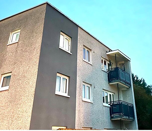 3 Bedroom Apartment To Rent In Crookston Road, Glasgow, G53