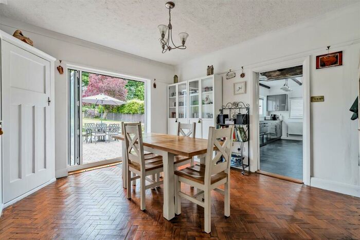 5 Bedroom Detached House For Sale In Banstead Road, Banstead, SM7