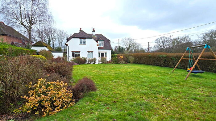 3 Bedroom Detached House For Sale In Penwood Road, Wash Water, Newbury, RG20