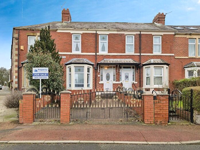 3 Bedroom Terraced House For Sale In Bartram Gardens, Gateshead, Tyne And Wear, NE8