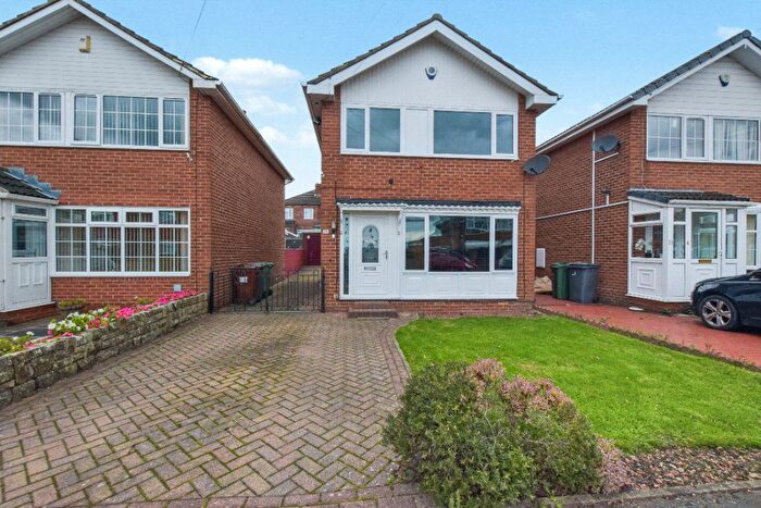 3 Bedroom Detached House For Sale In Green Hill Chase, Leeds, West Yorkshire, LS12
