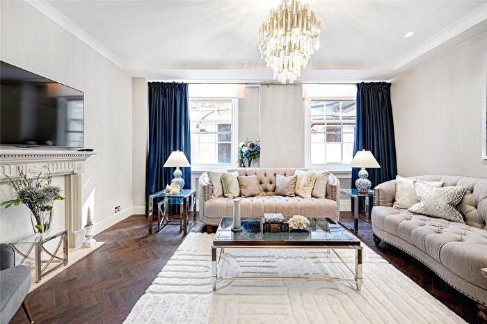 2 Bedroom Flat To Rent In Grosvenor Square, London, W1K