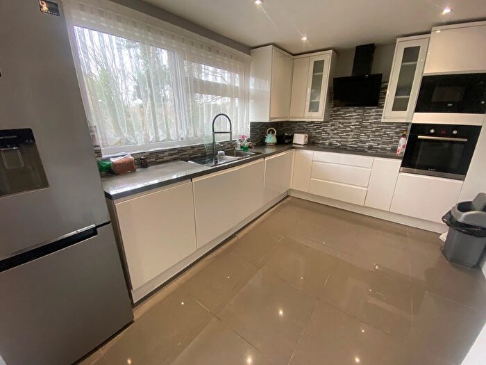 4 Bedroom Property To Rent In Manor Road, Sutton Coldfield, B73