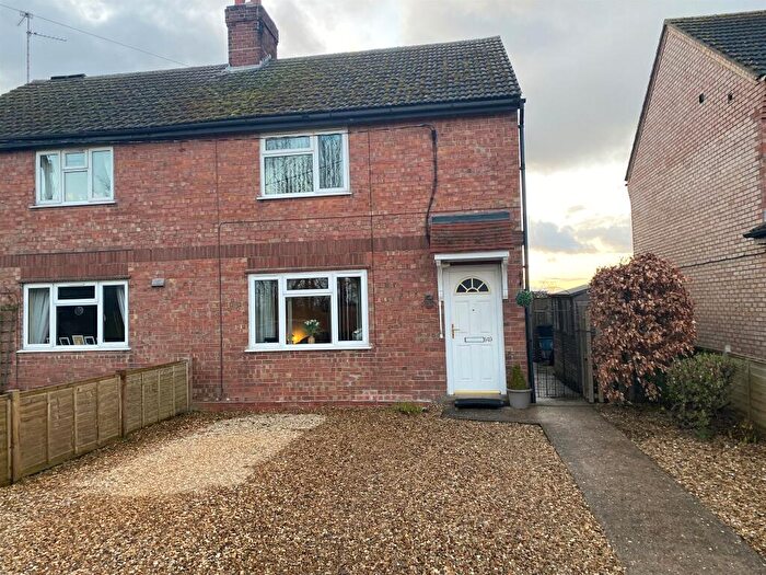 3 Bedroom Semi-Detached House For Sale In Broad Lane, Moulton, Spalding, PE12